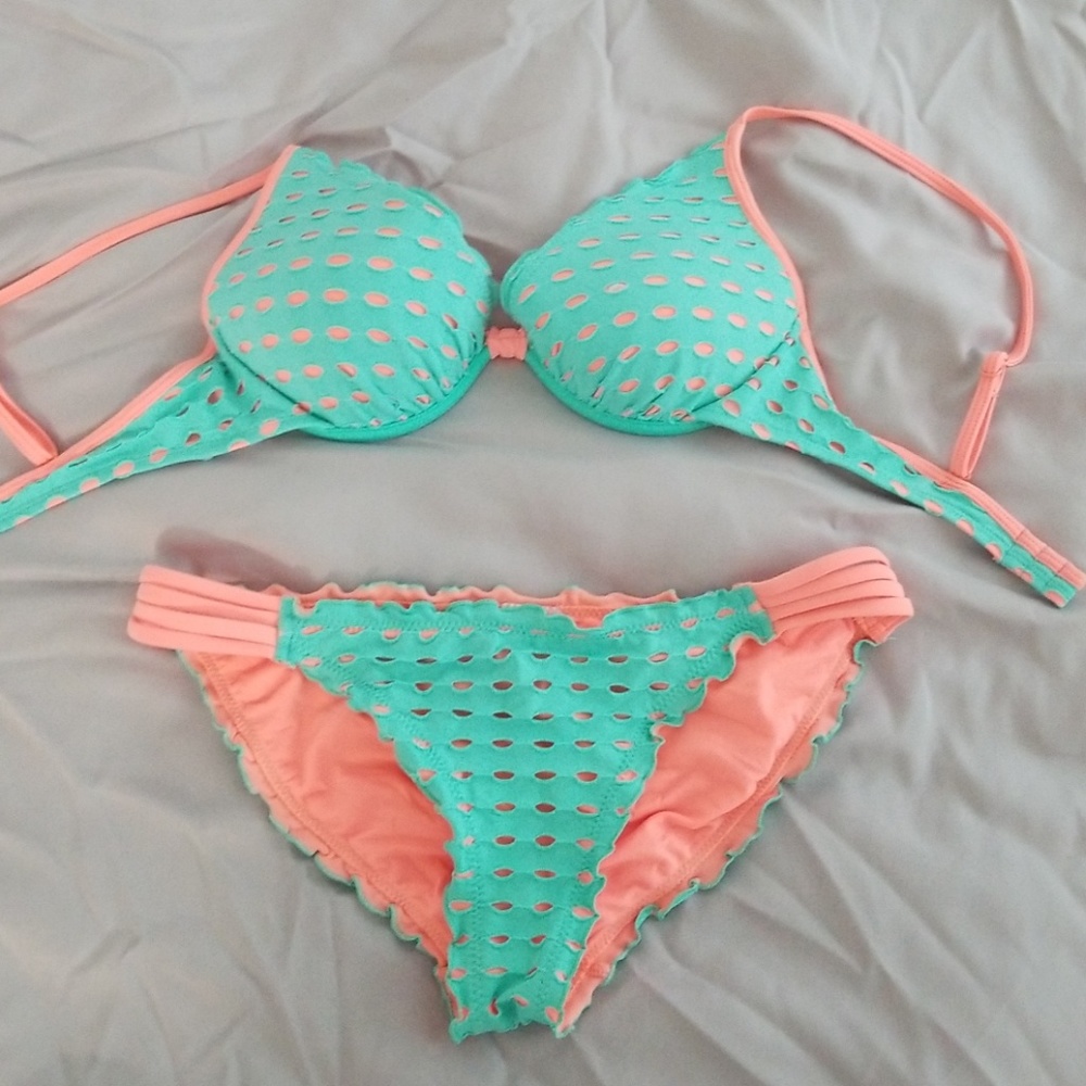 Body glove bikini